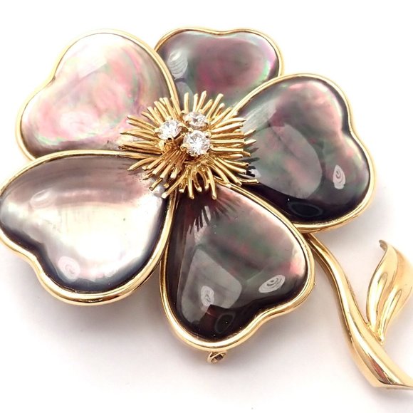 Van Cleef & Arpels Clématite 18k Yellow Gold Diamond Gray Mother of Pearl Brooch - Picture 7 of 9
